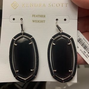 SOLD NWT Kendra Scott Threaded Elles